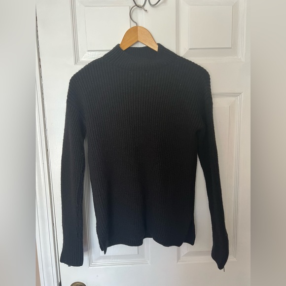 Bar III Cut out Key Hole Black Sweater XS - Picture 6 of 6